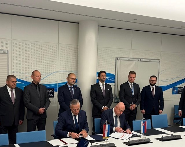 Potpisan međudržavni Ugovor o isporuci specijaliziranih tkanina za vojne odore